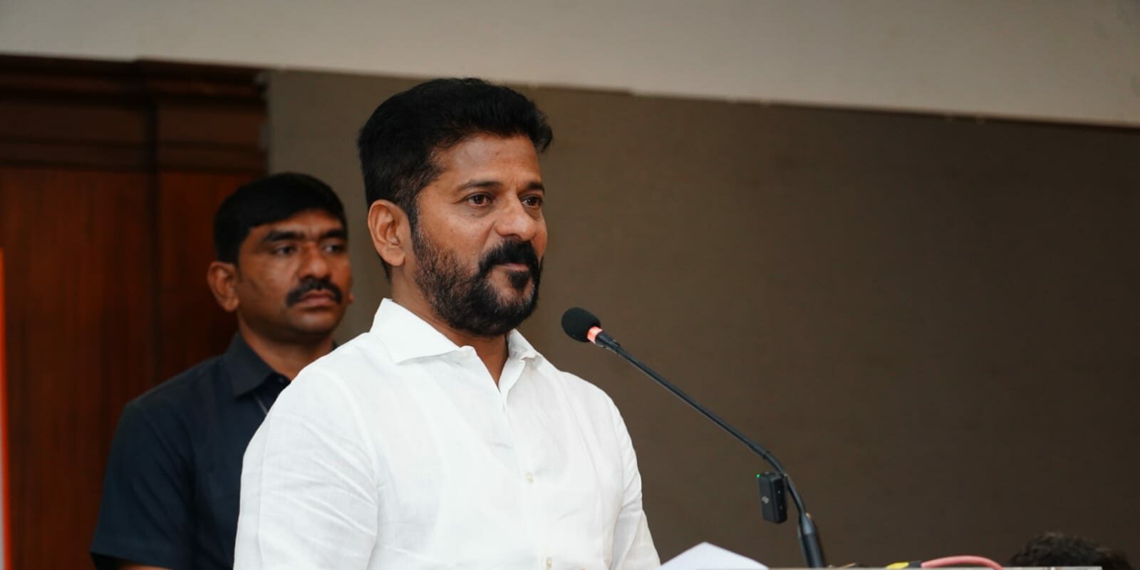 Chief Minister Revanth Reddy held a meeting with a few district in-charges. (X)
