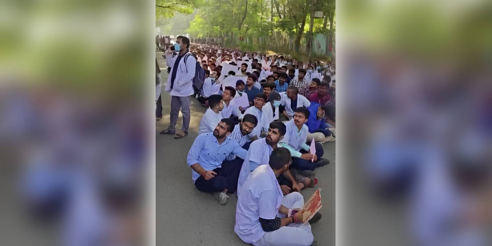 Doctors of RIMS Adilabad protesting against the attack. (Supplied)