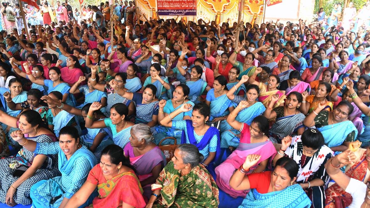 Anganwadi workers and helpers protesting. (Supplied)
