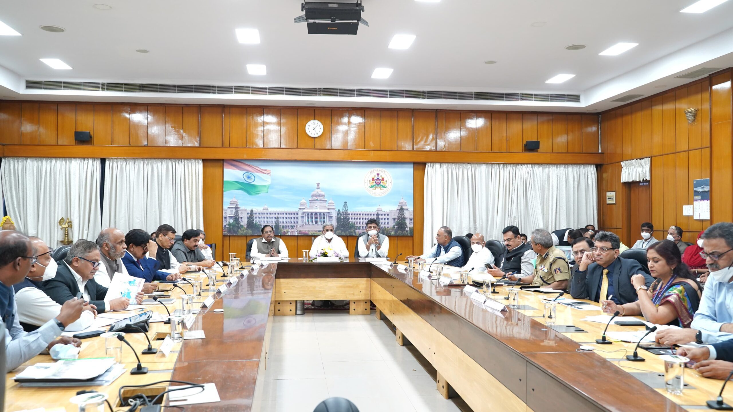 Karnataka Chief Minister holds high-level meeting on Covid-19's JN.1 variant.