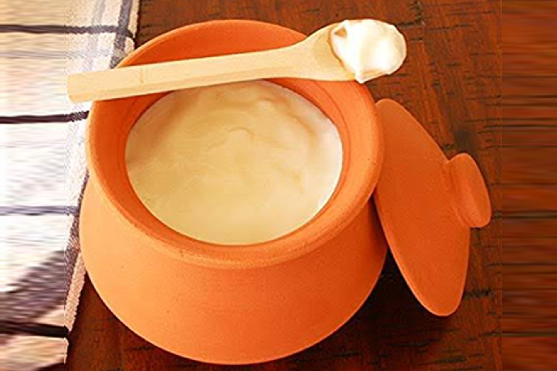 Natural yoghurt or curd is rich in probiotics. (Wikimedia Commons)
