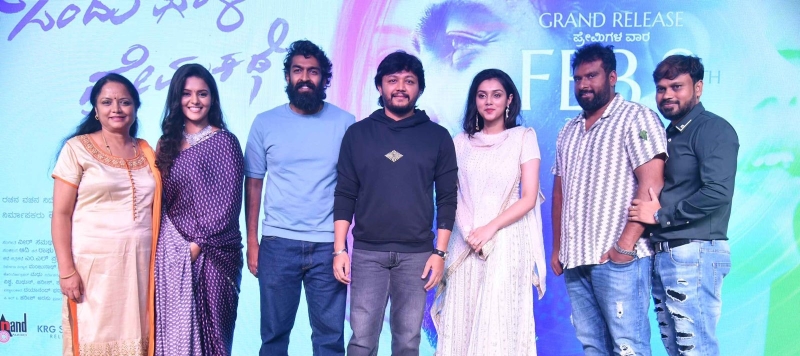 Ganesh with team Ondu Sarala Prema Kathe