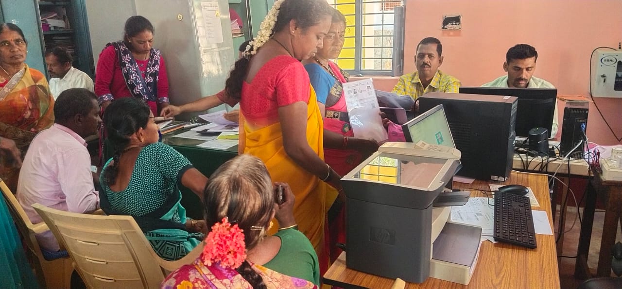Karnataka Gruha Lakshmi Yojana CM Siddaramaiah Laxmi Hebbalkar