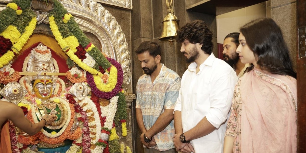 Daali Dhananjaya at the muhurat of JC The University
