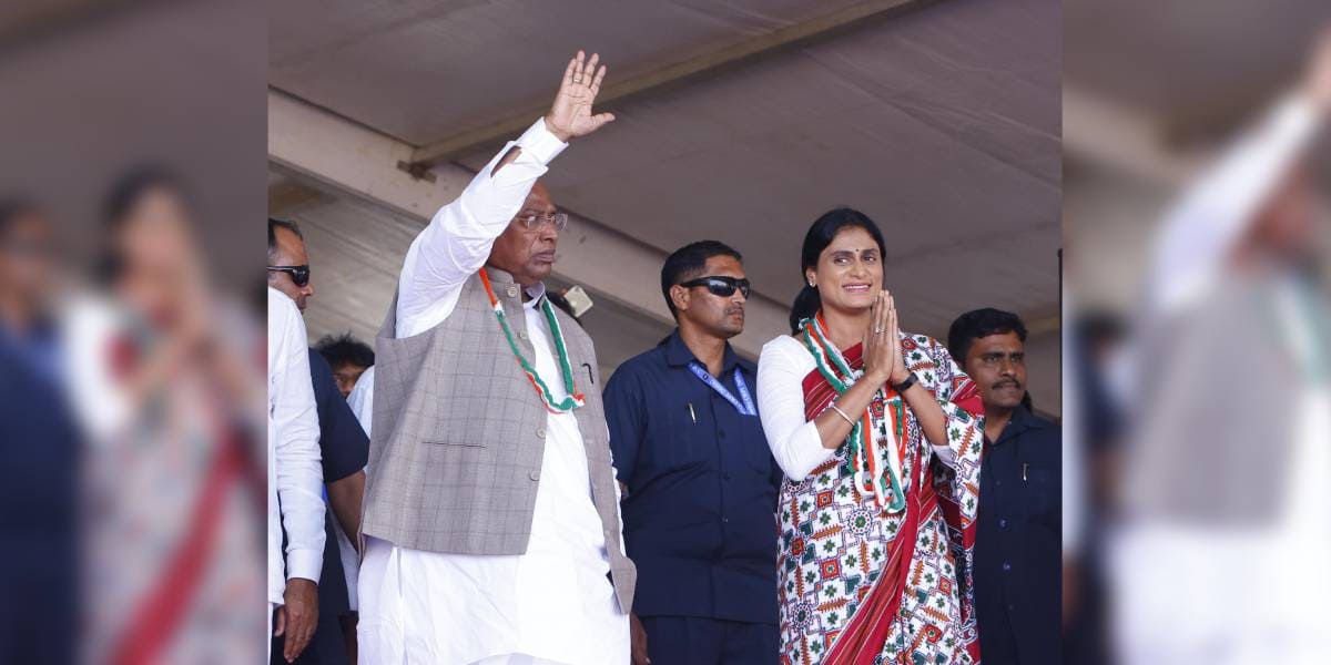 YS Jagan Mohan Reddy, N Chandrababu Naidu and Pawan Kalyan are scared of the BJP, but YS Sharmila is not afraid of Modi, Kharge said in Anantapur. (X)