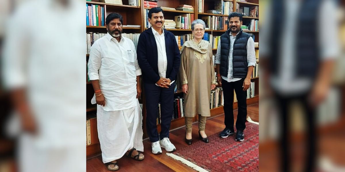 The Telangana Congress had passed a resolution, demanding Sonia Gandhi to contest to the Lok Sabha from the state. In picture, from left, Telangana Deputy Chief Minister Mallu Vikramarka Bhatti, Revenue Minister Ponguleti Srinivasa Reddy, Congress leader Sonia Gandhi, and Chief Minister A Revath Reddy. (File pic/Supplied)