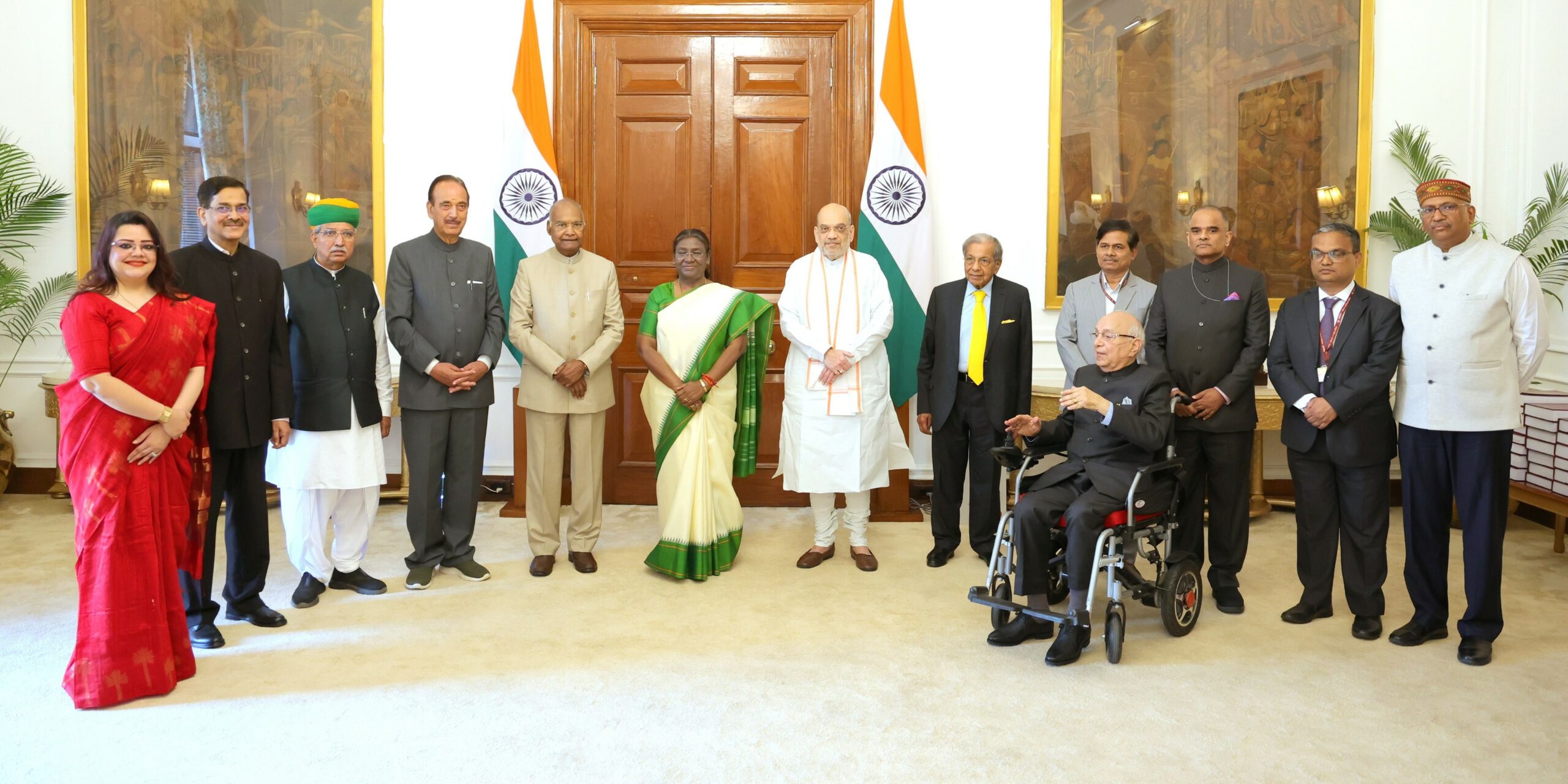 The panel on simultaneous polls led by Ramnath Kovind with President Droupadi Murmu and Amit Shah. (X)