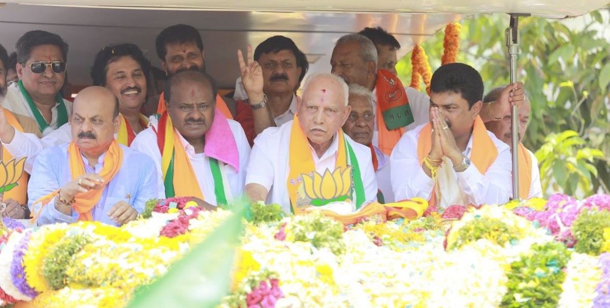 HD Kumaraswamy with BY Raghavendra and BS Yediyurappa
