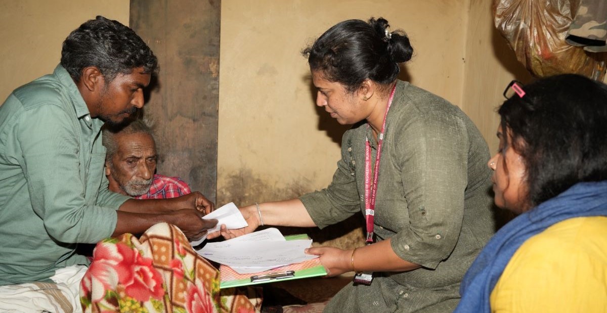 Nonagenarian Sivalingam voting through VFH