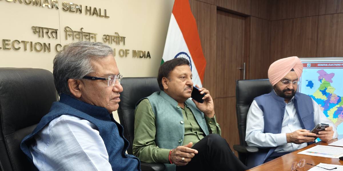 CEC Rajiv Kumar flanked by ECs Gyanesh Kumar (left) and Sukhbir Singh. (ECI Website)