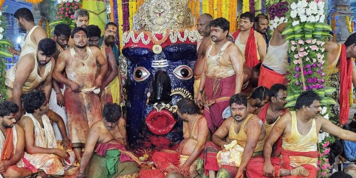 Final day bid-off celebrations of the Ugra Roopam clay idol of Gangamma. (Supplied)
