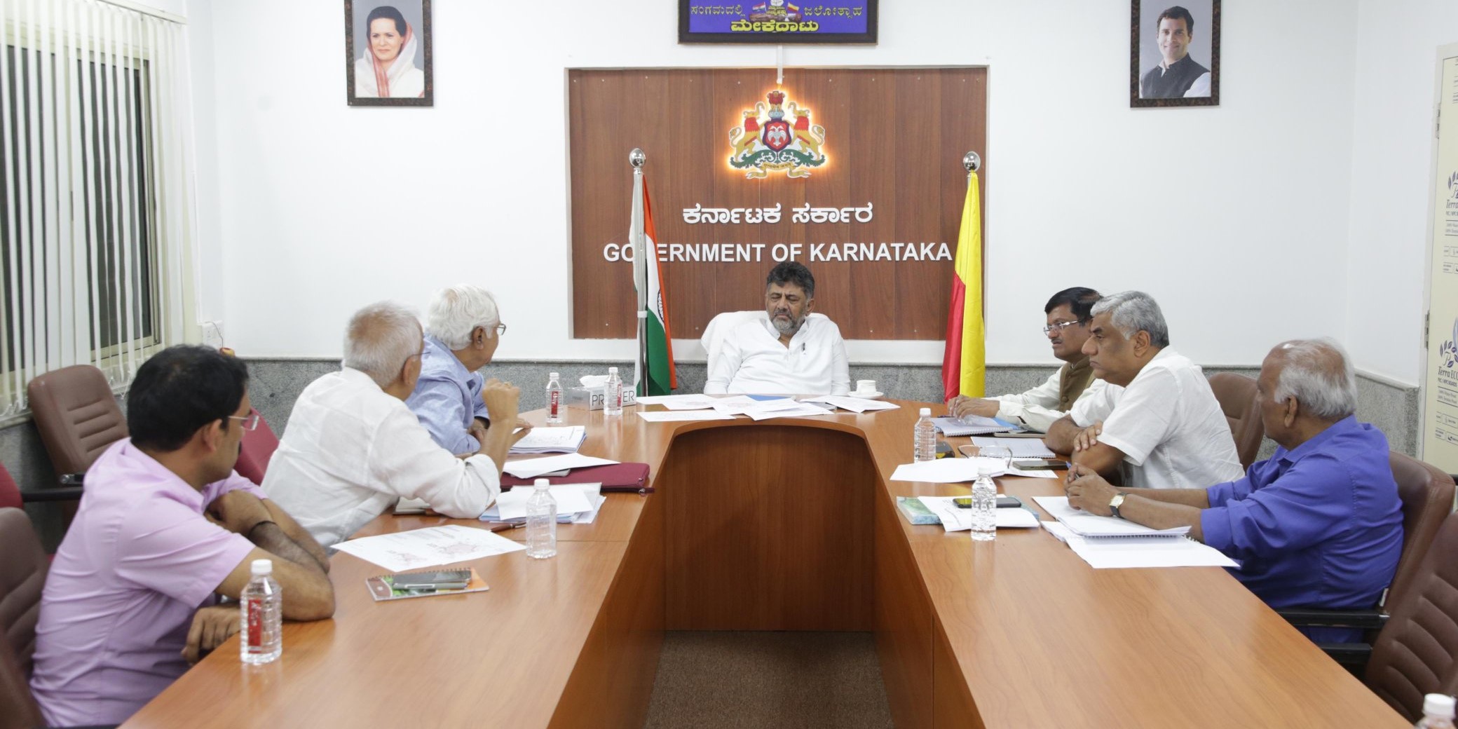 DK Shivakumar in a meeting with BBMP officials. (X)