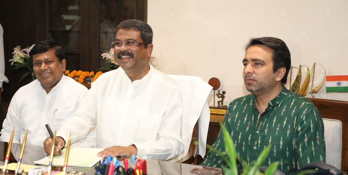 Dharmendra Pradhan taking charge as Education Minister