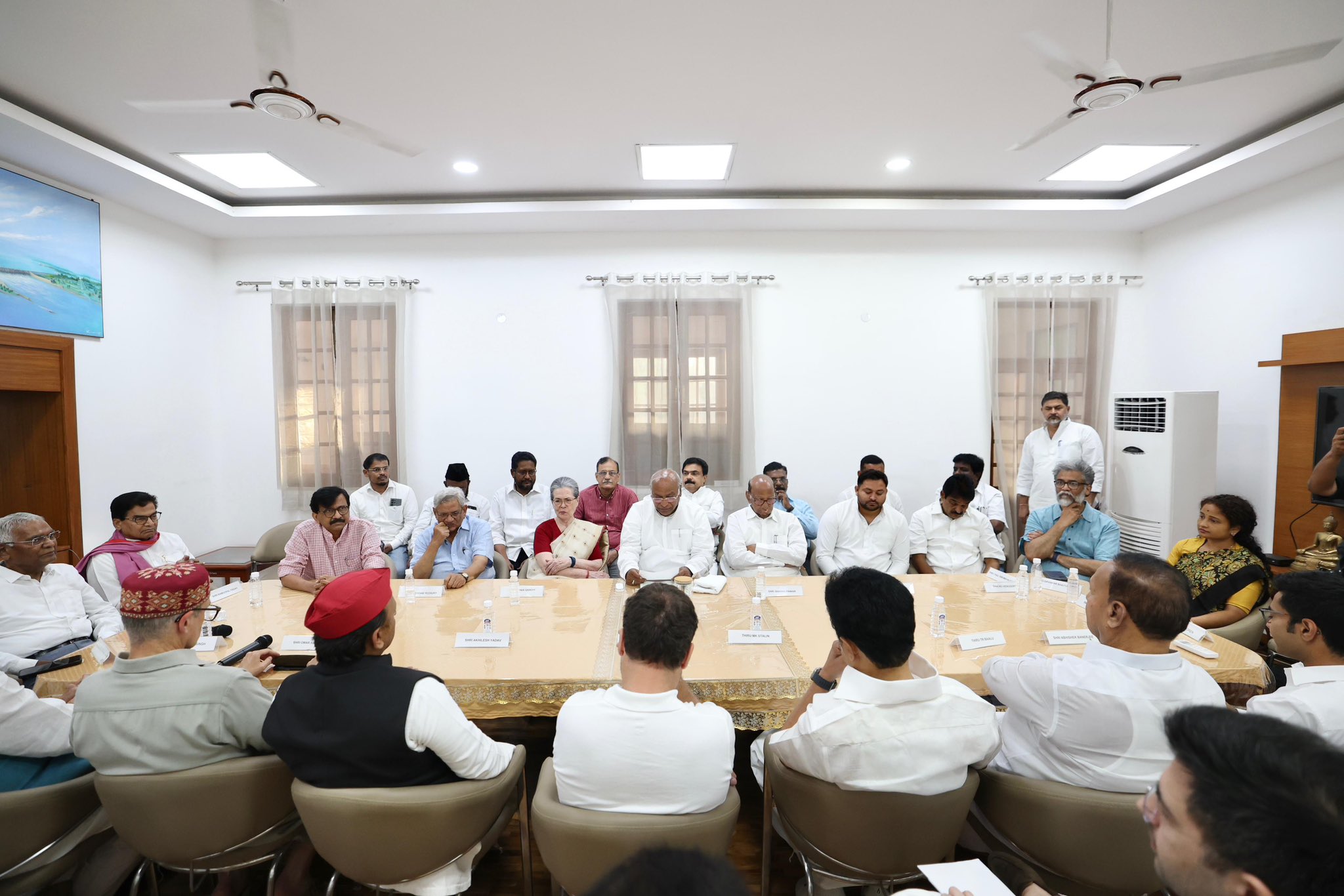 INDIA bloc leaders meet at Kharge’s residence to discuss possibilities of government formation