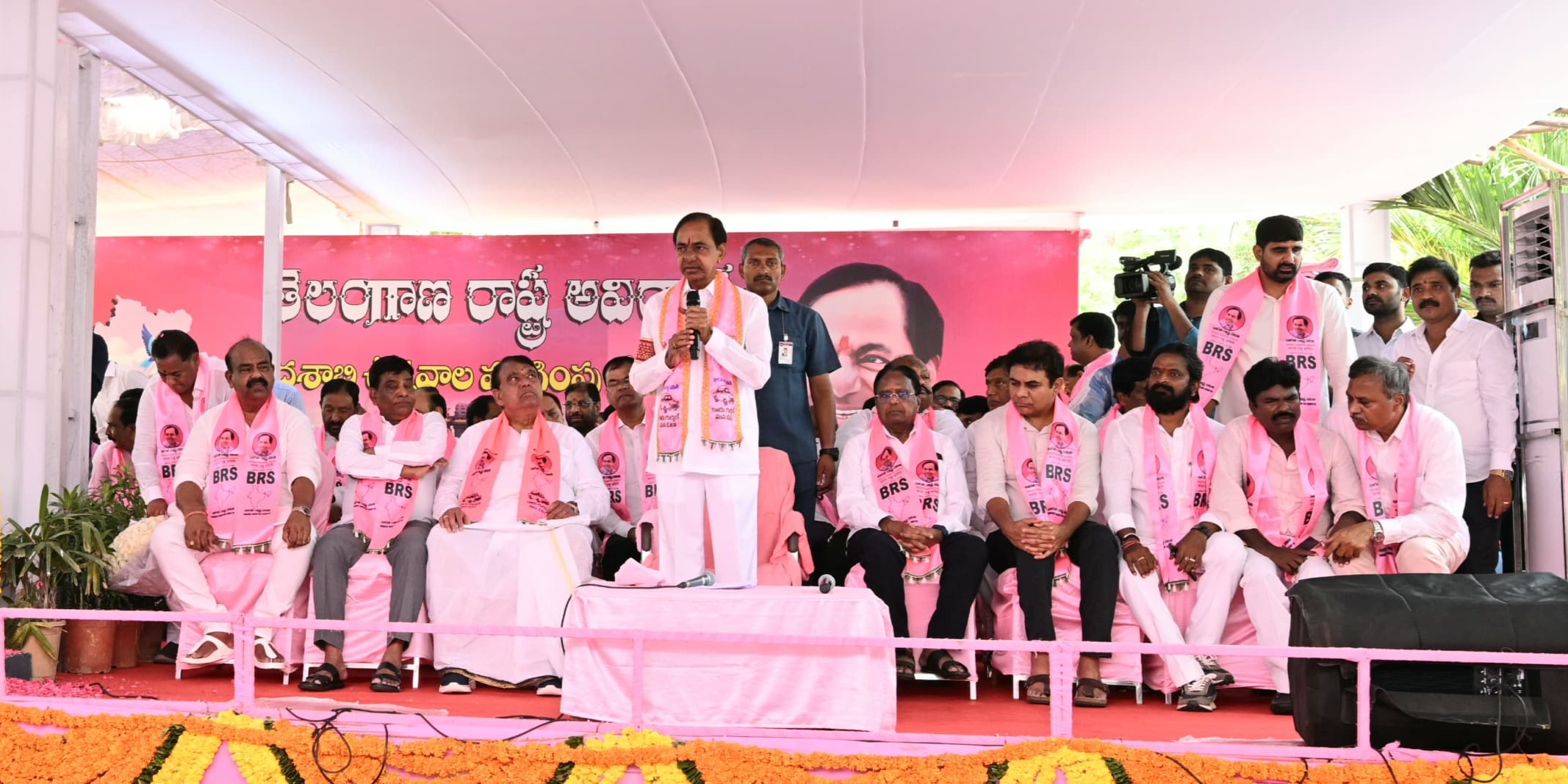 BRS chief K Chandrashekar Rao addresses party workers at Telangana Bhavan on the occasion of the decennial Telangana State Formation Day on Sunday, 2 June, 2024.