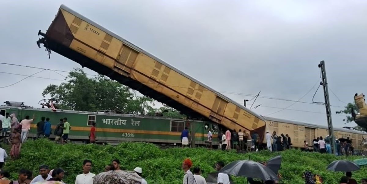 Probe on Kanchanjunga Express collision