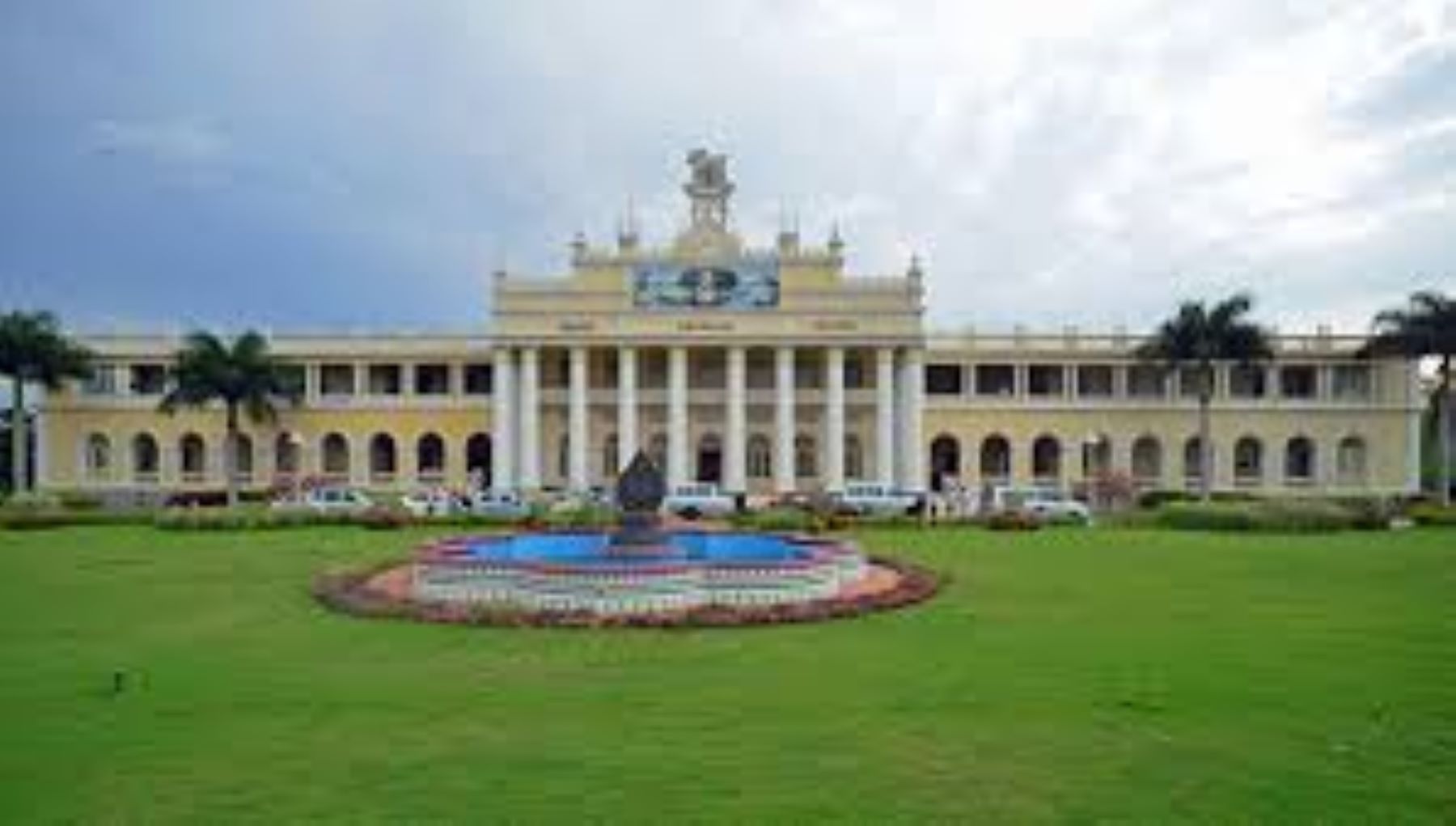Karnataka University Mysore Mangaluru Teaching Staff Higher Education Minister BJP Congress