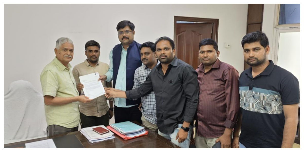 Press freedom under threat in Telugu states: Zee journalist arrested, Deccan Chronicle office attacked by TDP activists