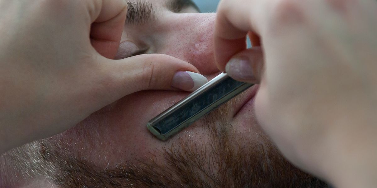 Dermatologists on whether men can shave their beard every day