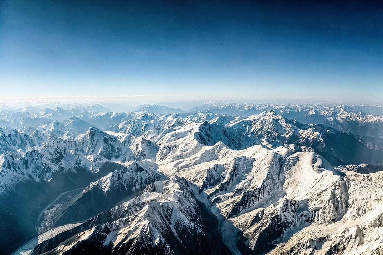 The degradation of the Himalayas is driven more by local and regional factors rather than global warming. (Jeremy Zero/Wikimedia Commons)