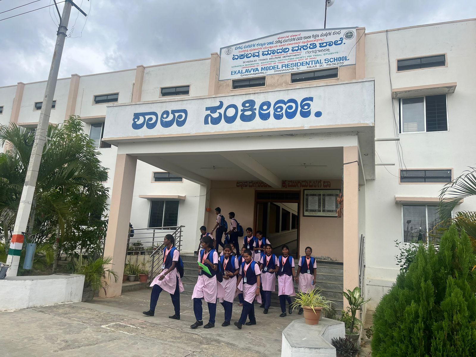 Eklavyas’ Hindi hurdle: Teachers and students need a mediator