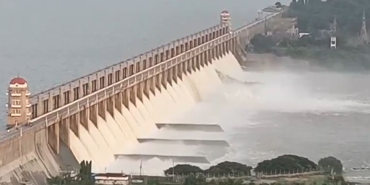 Tungabhadra waters gushing down to Andhra Pradesh