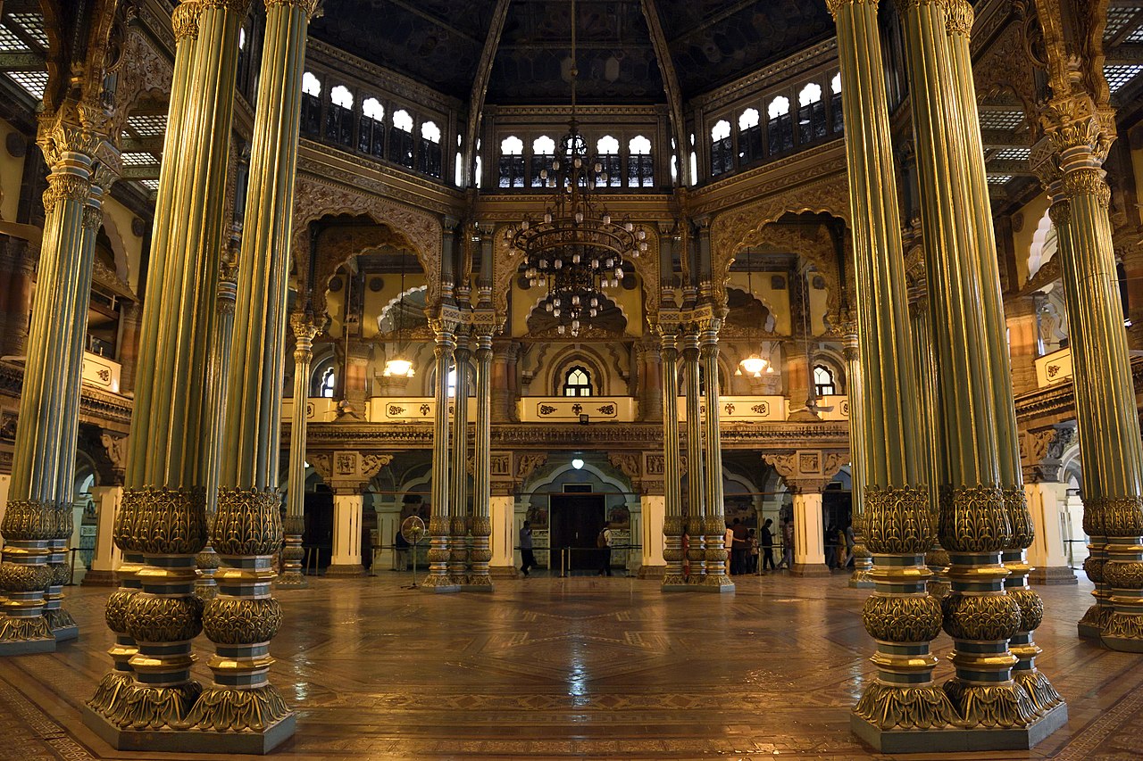 The Darbar Hall in the Mysuru (Amba Vilas) Palace. (Shashank Mehendale/Creative Commons)