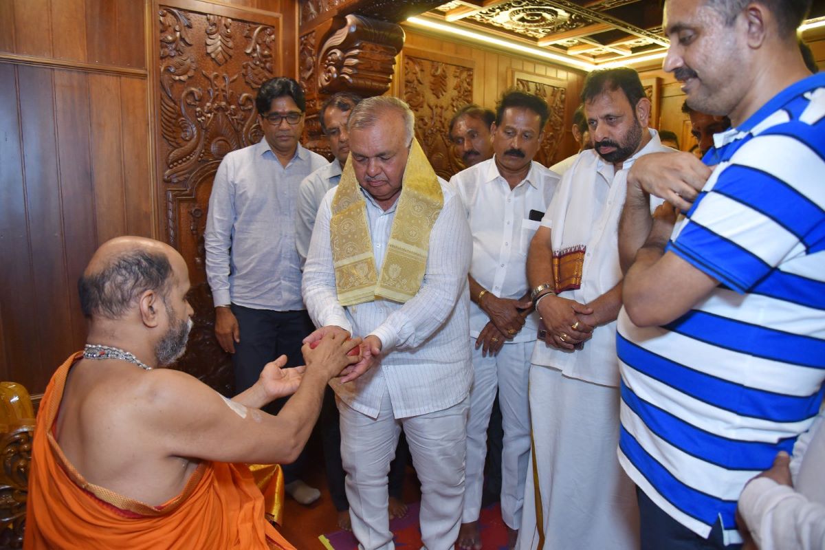 Karnataka mandates KMF ghee in temples amid Tirupati laddu row