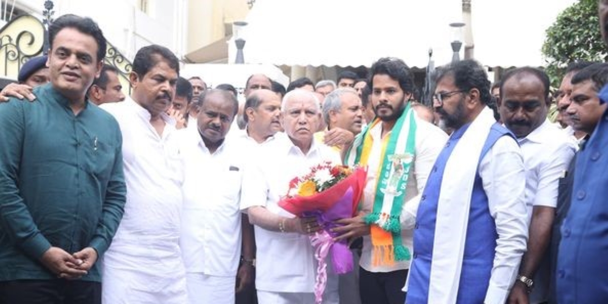 Nikhil Kumaraswamy with BJP and JD(S) leaders. (Facebook)