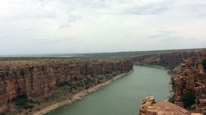 Water sharing dispute between Tamil Nadu and Karnataka over Pennar River