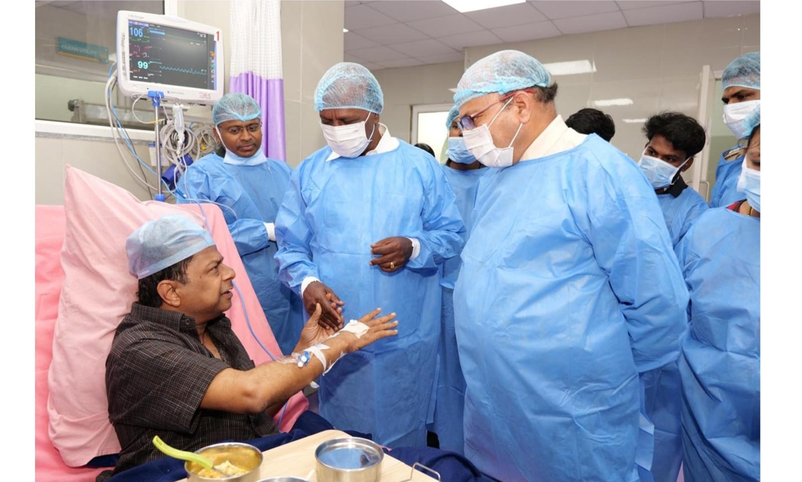 Health Minister Ma Subramanian visiting Dr J Balaji at the hospital.