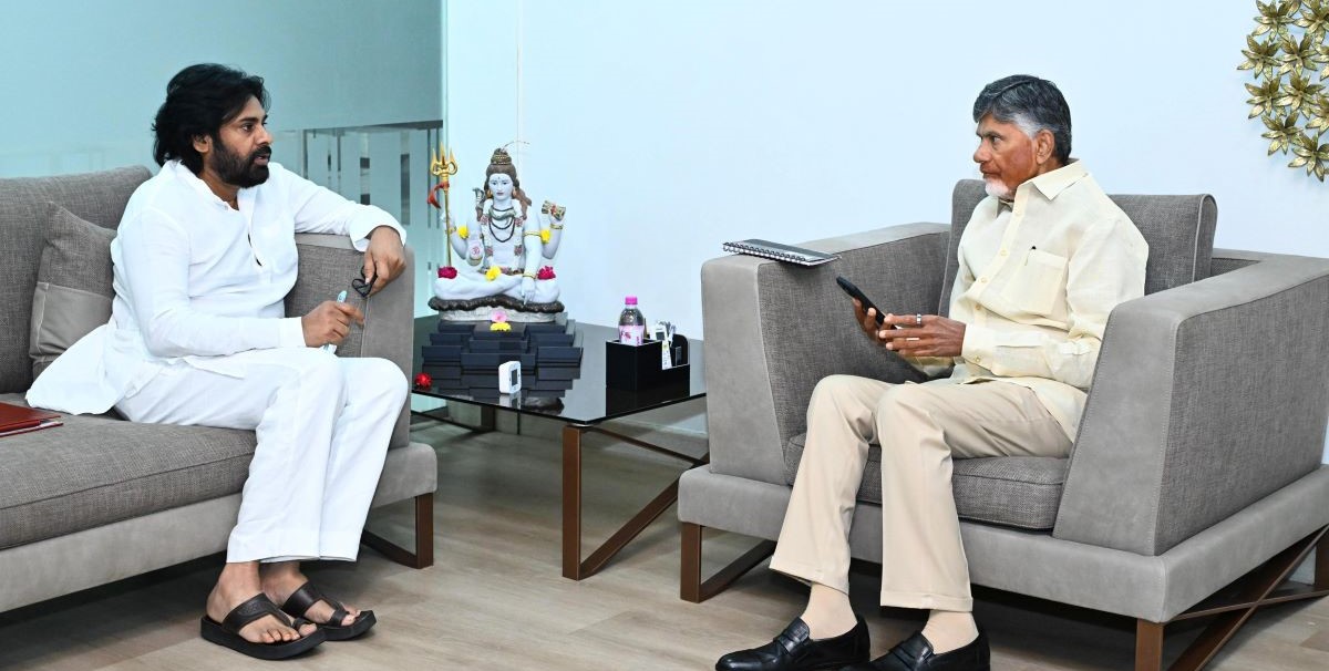 Pawan Kalyan meets N Chandrababu Naidu