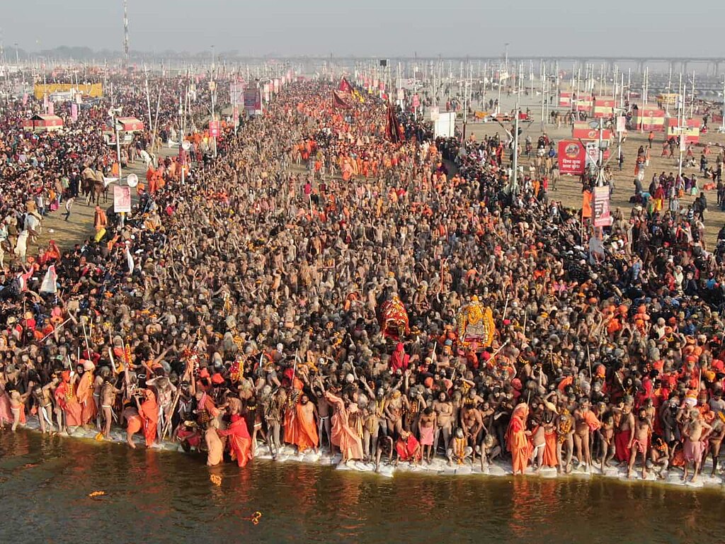 Devotees taking a dip on 17 January 2025. (RP Saroj/Creative Commons)