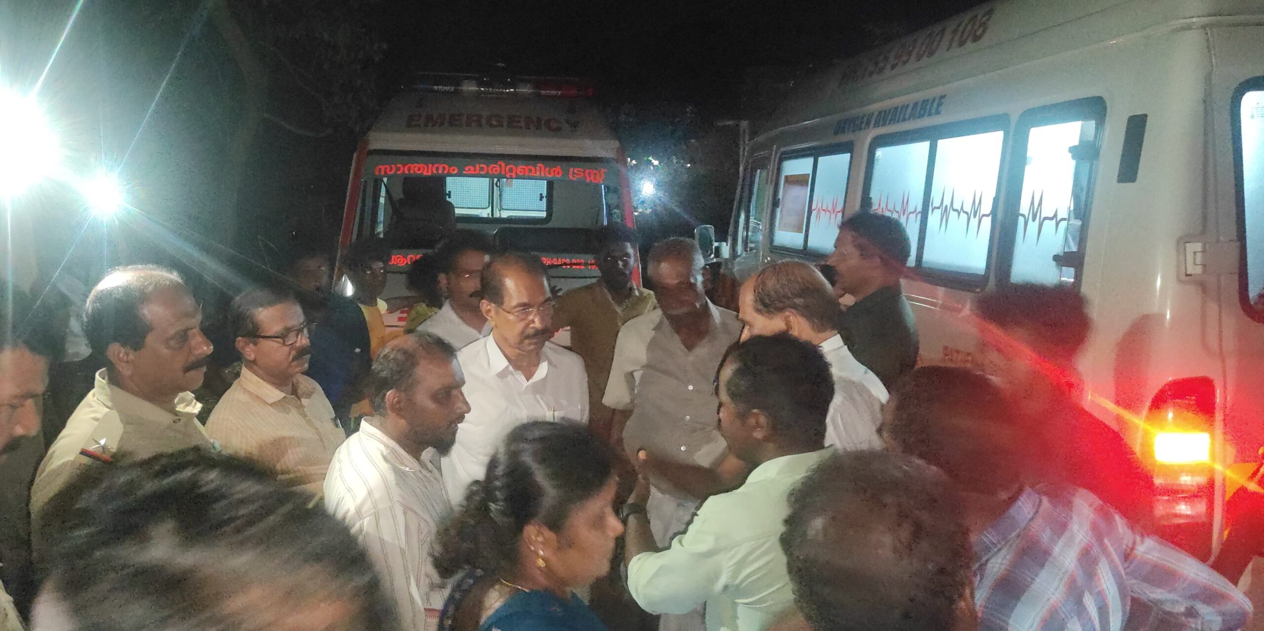 Locals protesting over the death of a couple following wild elephant attack in Aralam farm. (Supplied)