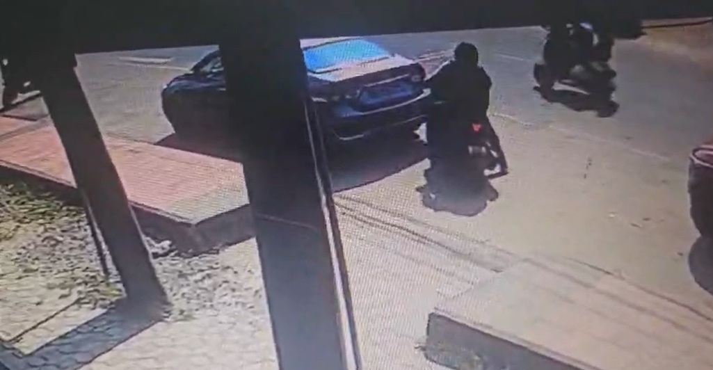 The man used a scooter to flee the bank.