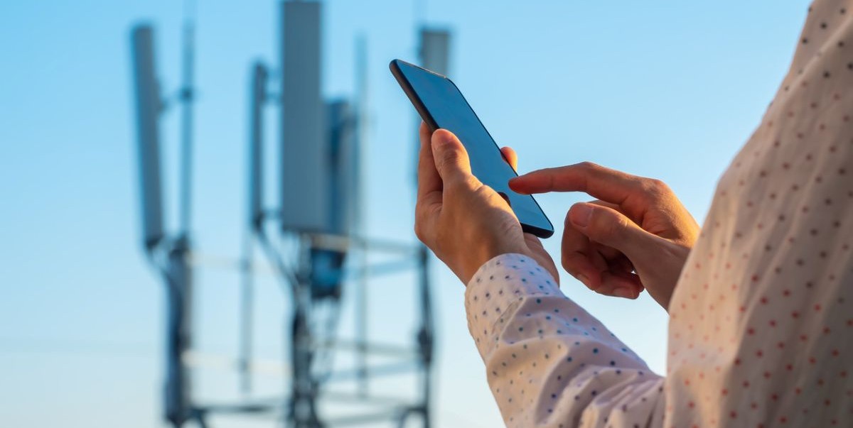 Satellite phone