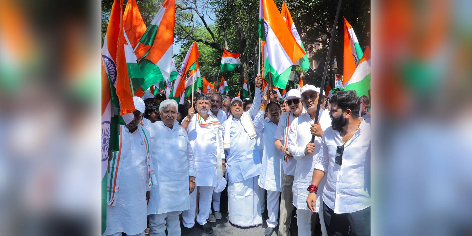 CM Siddaramaiah and Dy CM DK Shivakumar at the Tiranga Yatra