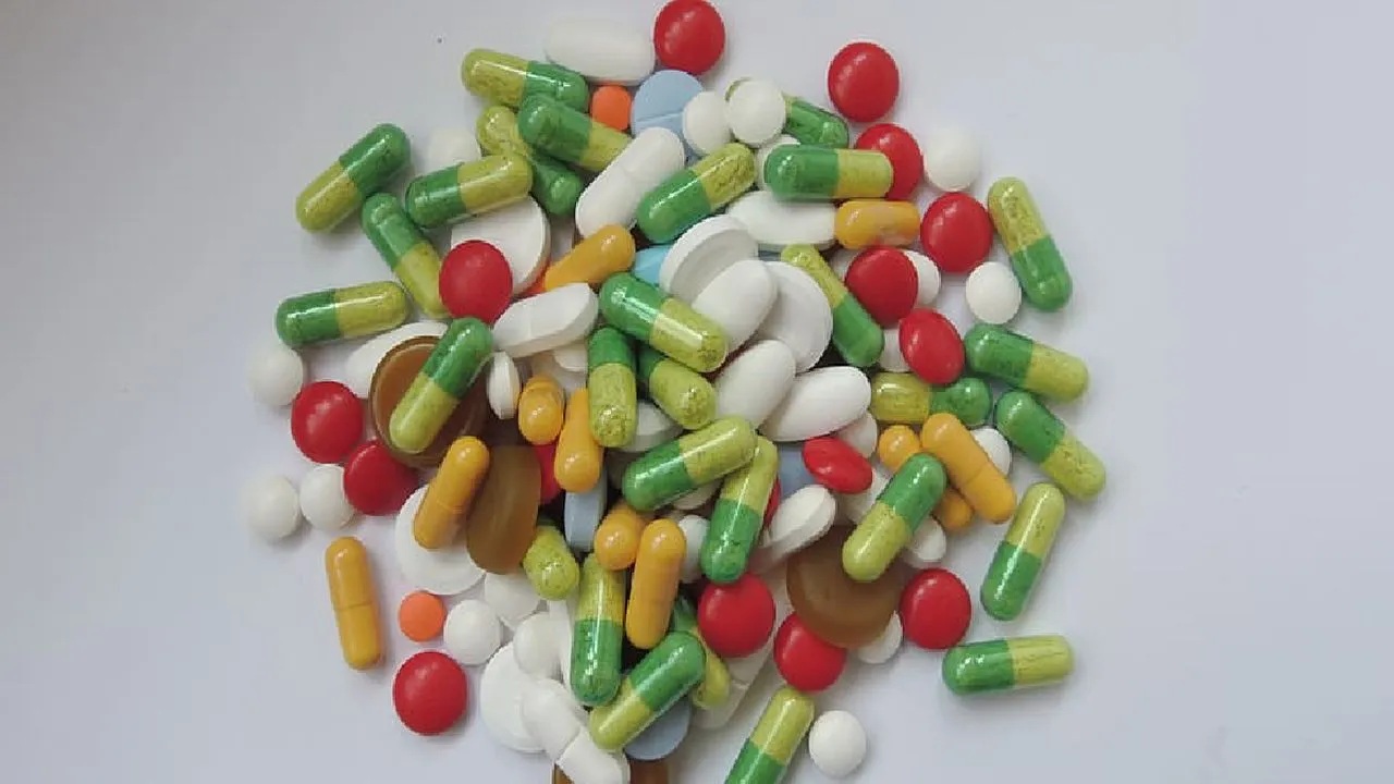 The price of the same medicine differs in Janaushadhi Kendras and private pharmacies. (Representational image).