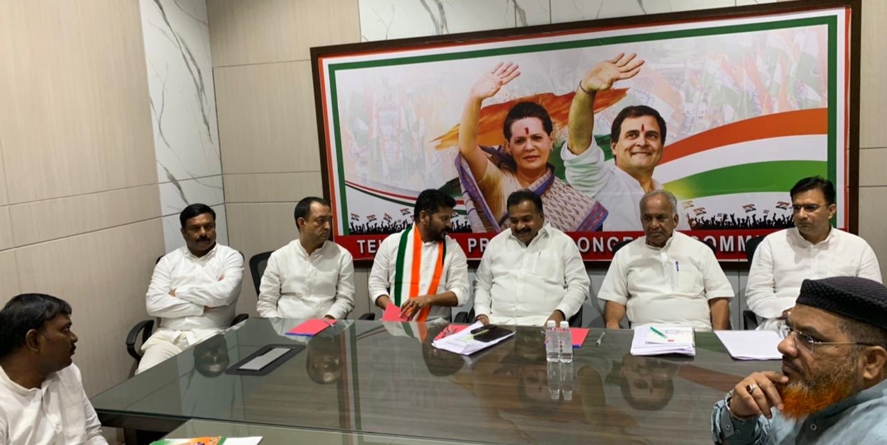 Congress leaders having a discussion in Telangana.