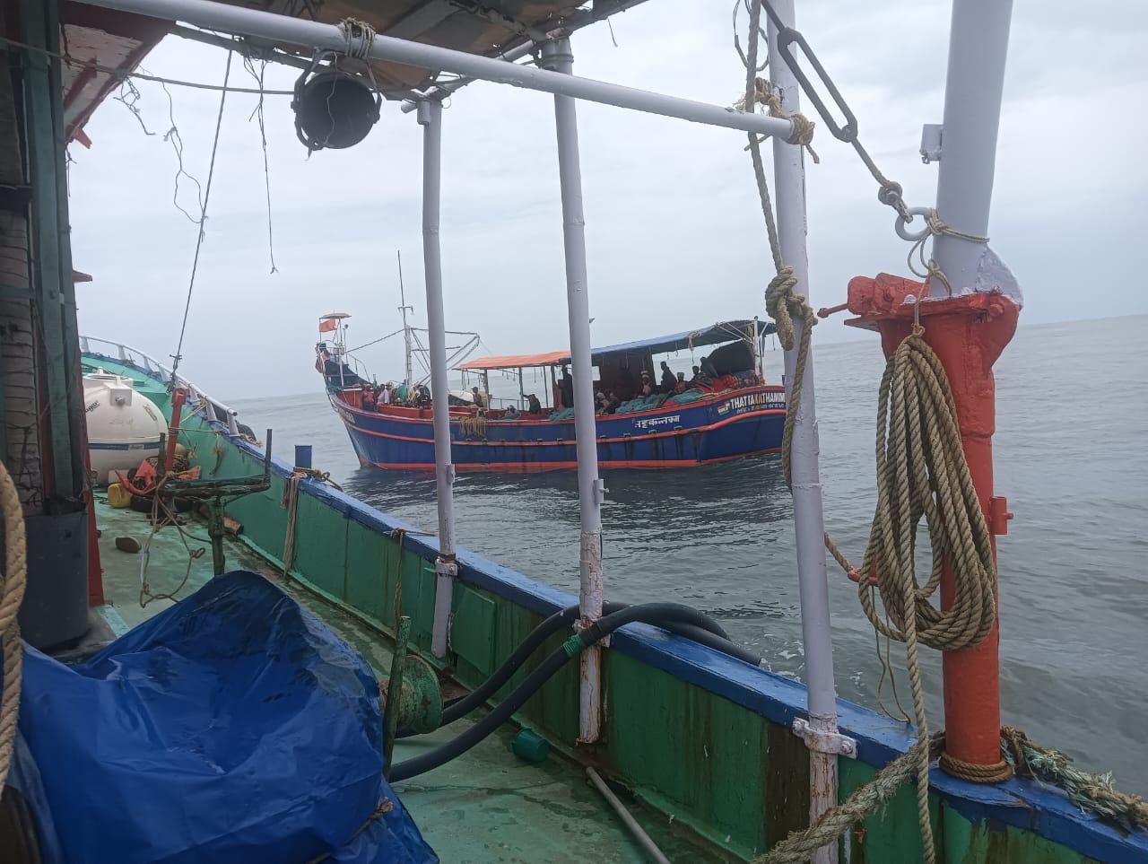 Forty Fishermen Rescued After Boat Engine Failure off Thrissur Coast