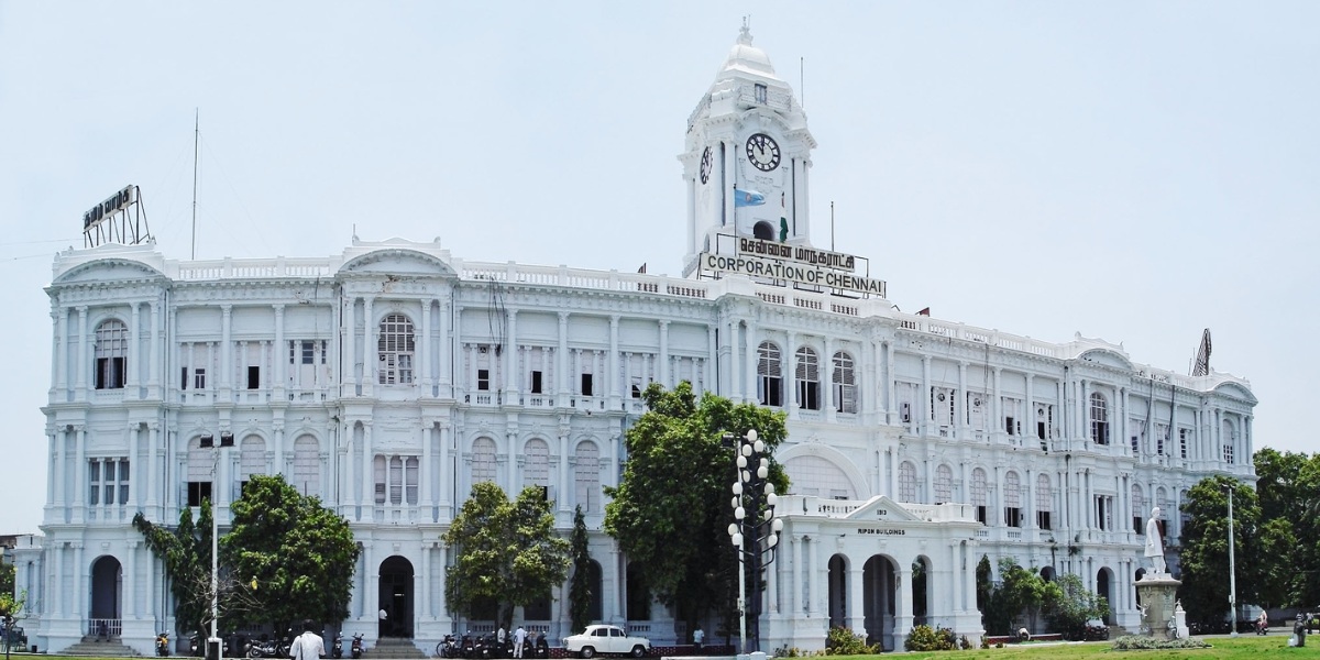 As many as 1,953 workers from Zones 5 and 6 — many of whom had been serving under the Greater Chennai Corporation for 10 to 15 years — began their protest after the Corporation announced that they would have to work under private concessionaires.