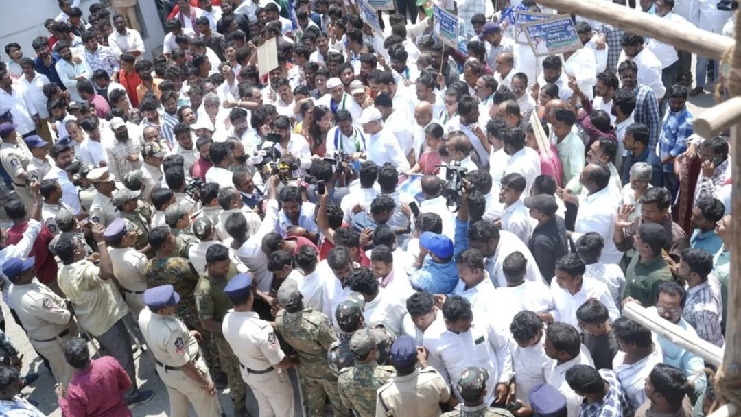 The party accused the government of using force and intimidation to suppress peaceful protests. (X)