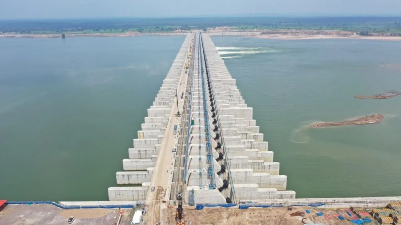 The PC Ghose Commission’s findings included negligence, hiding facts, and financial irregularities in the construction of the Medigadda, Annaram, and Sundilla barrages of the Kaleshwaram project.