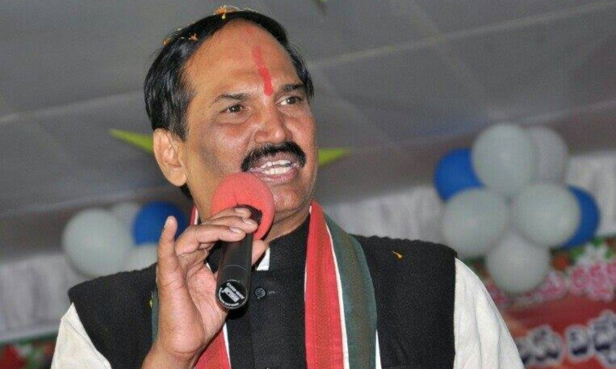 Telangana Irrigation Minister Uttam Kumar Reddy. Credit: www.facebook.com/uttamkumarreddy