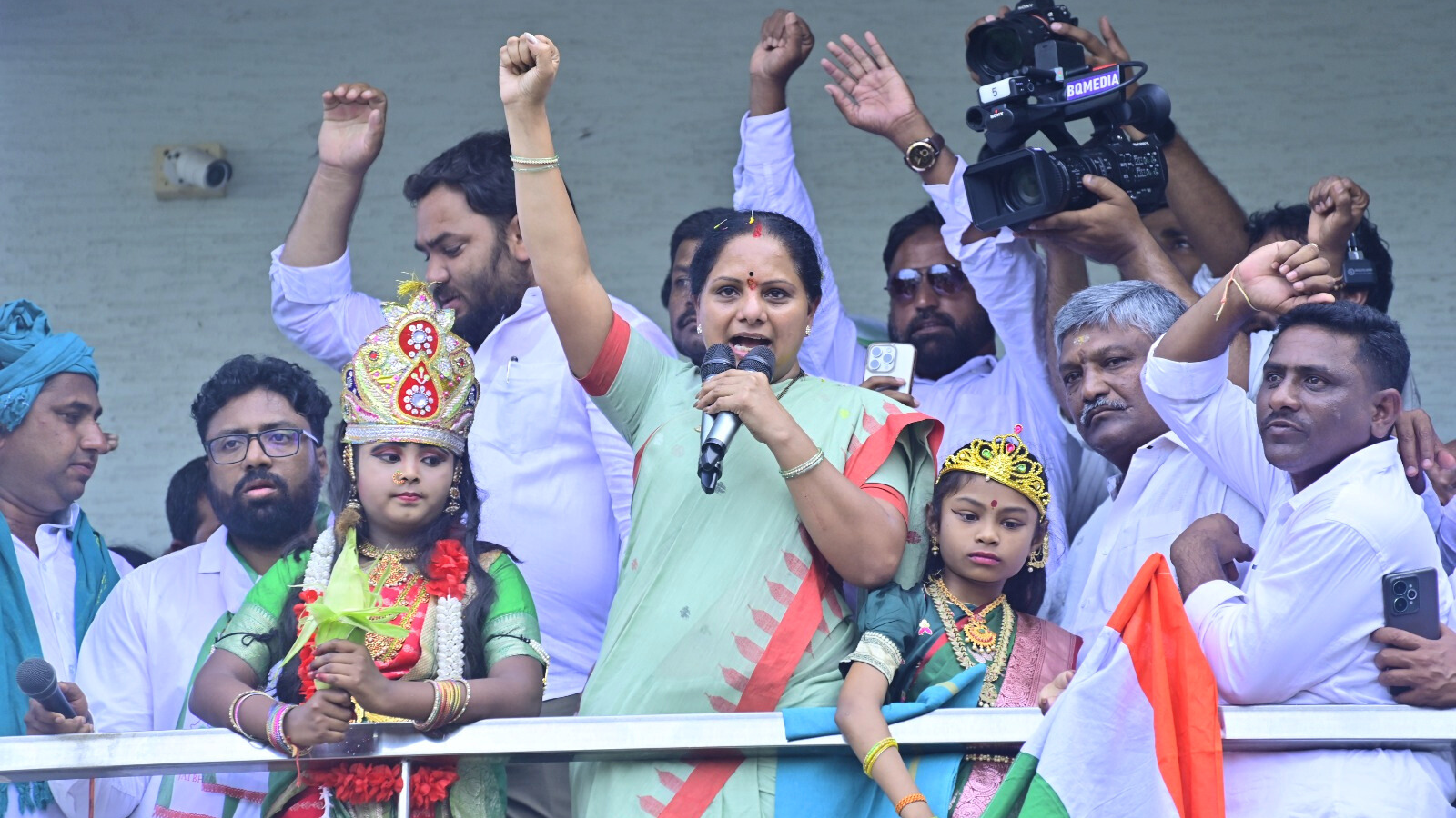 Telangana Jagruthi president Kavitha launches Janam Bata in Nizamabad