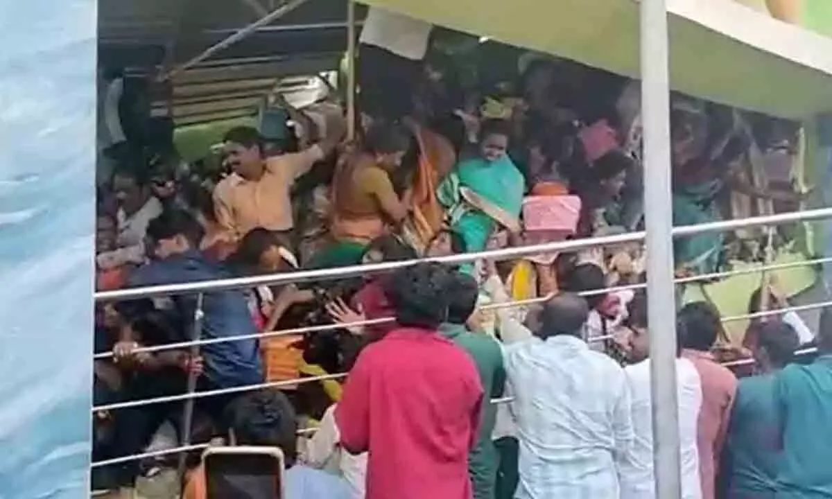 Screengrab of the deadly stampede that took place in Kasibugga on 1 November. Credit: x.com/TheNaveena