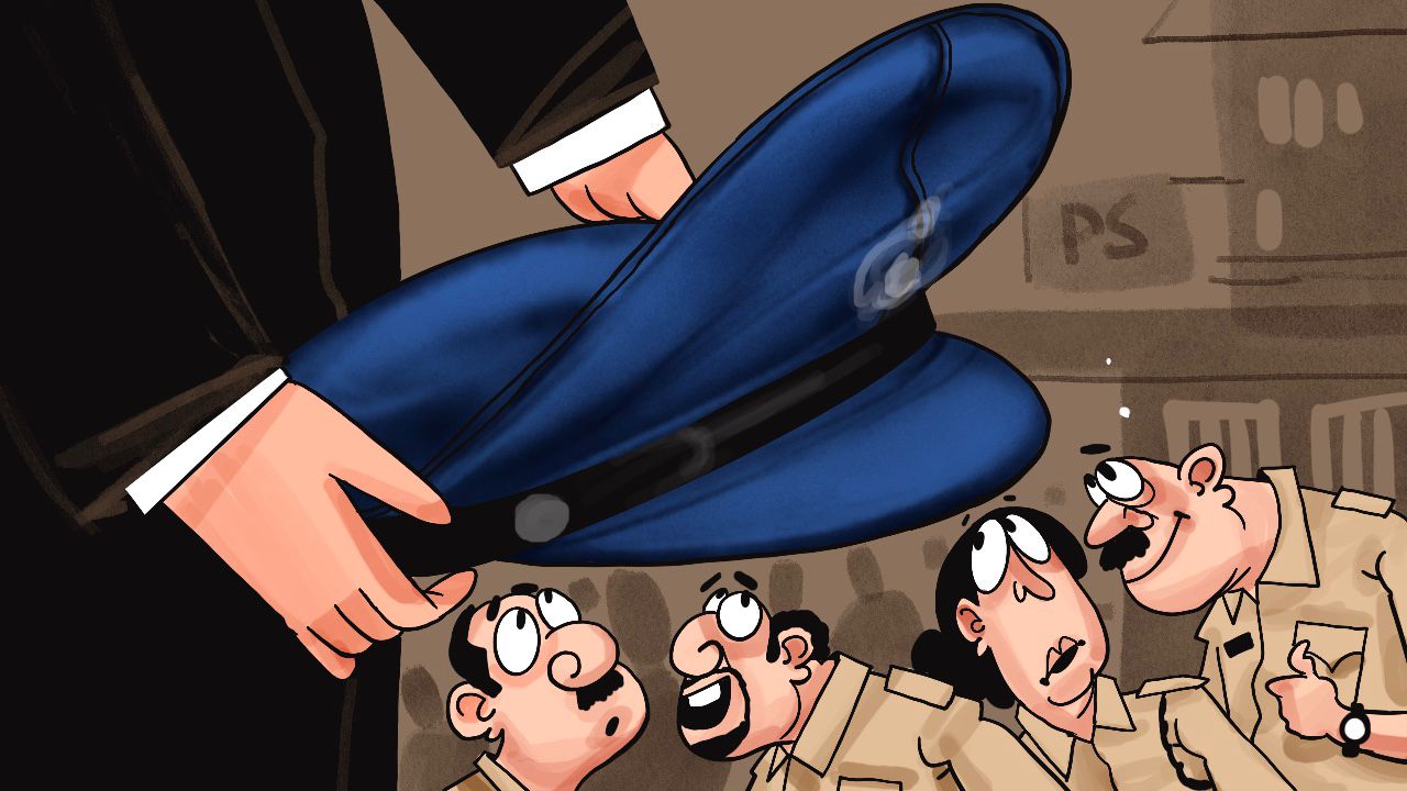 Though Karnataka, in October, has announced that it will replace the khaki slouch hats with navy-blue peak caps, a majority of the state's 80,000 police constables are yet to get the new caps.