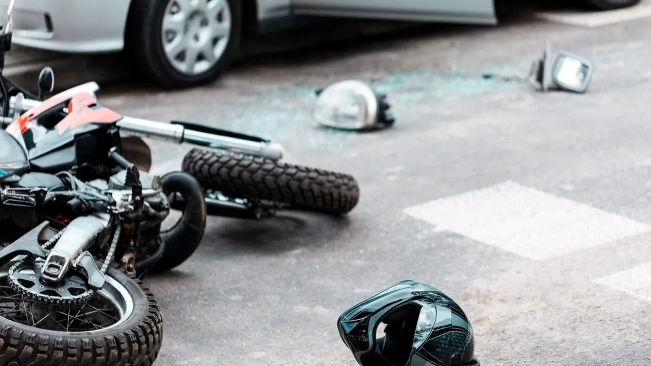 The men staged an accident so that the woman's life could be saved and thereby impress her family.