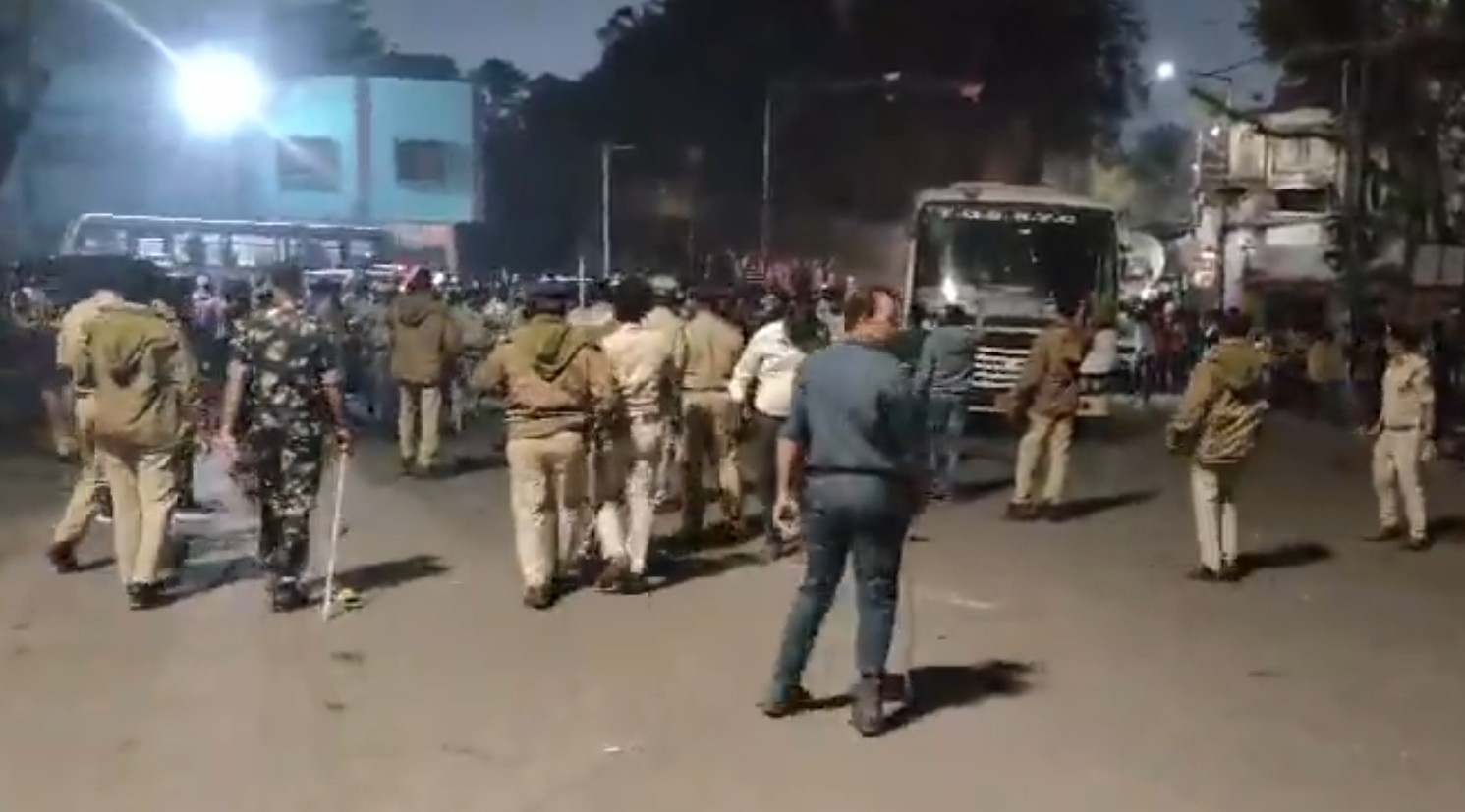Screengrab from the incident. Credit: x.com/farooquiahmed01