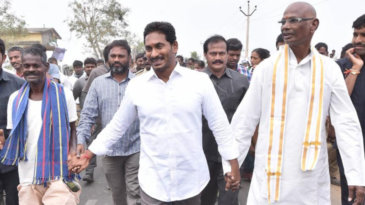 Picture from Jagan Mohan Reddy's Praja Sankalpa Yatra in 2018. Credit: x.com/JaganPadayatra